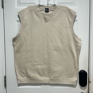Nike Men's Beige Golf V-Neck Vest